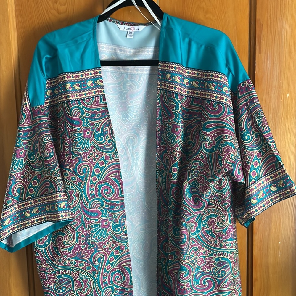 Lounging Robe - Picture 2 of 3